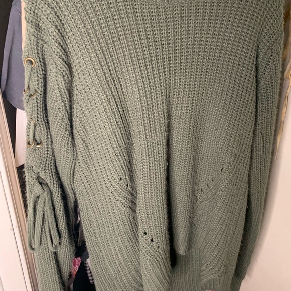 American Eagle Outfitters Tops - Thick shirt